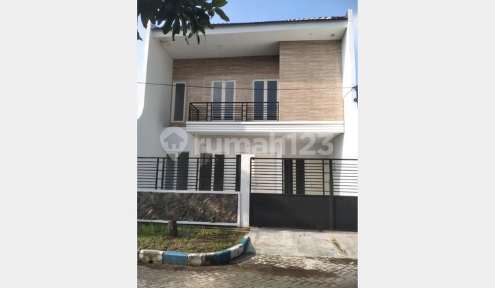 Rumah Baru & Strategis di Pondok Tjandra, Sidoarjo