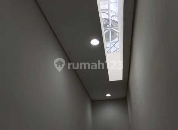 Dijual Rumah Murah dan Bagus di Daerah Dian Istana Sby 2