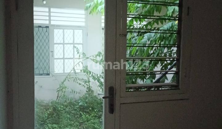Dijual/Disewakan Rumah Besar dan Nyaman di Daerah Darmo Baru 2