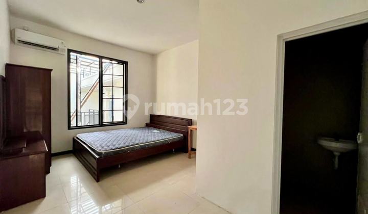 For Quick Sale Active Boarding House in Dharmahusada, a Step Away from Unair and Its, Rare Opportunity. 2