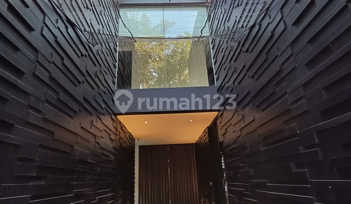 For Sale Beautiful and Elegant East Tap House 2