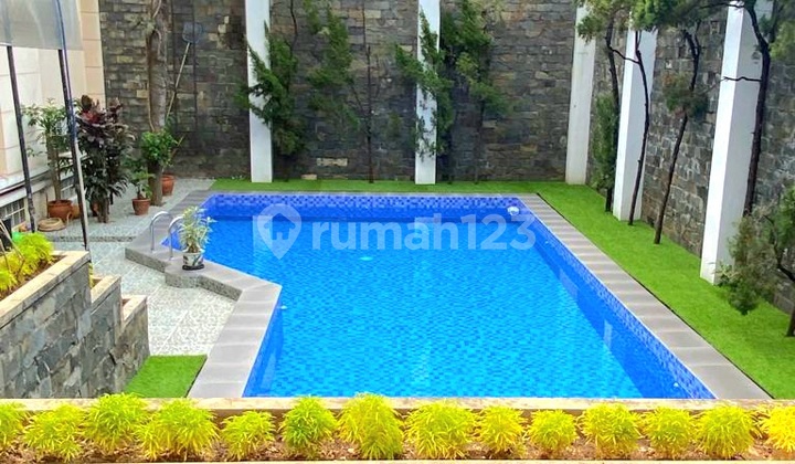 Rumah Cantik Full Furnished - Tinggal Bawa Koper
