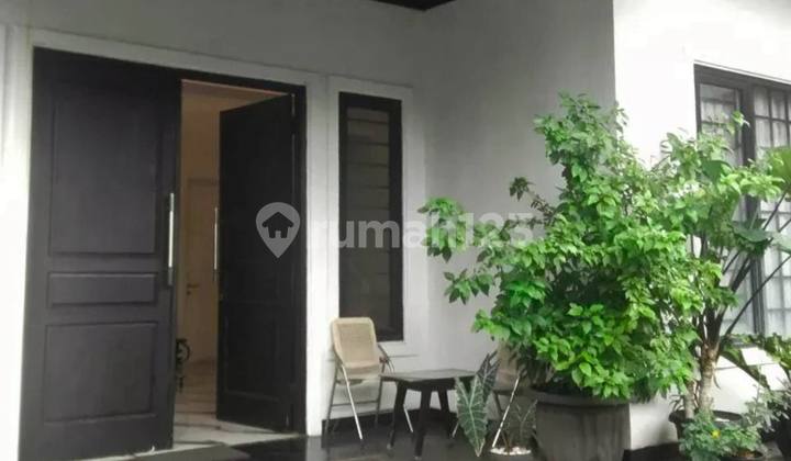 Dijual Rumah Cantik Posisi Hoek Menteng Dijual Rumah Cantik Posisi Hoek Menteng
