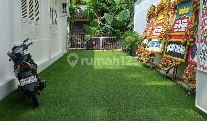 Wide Backyard Residential House, Menteng 2