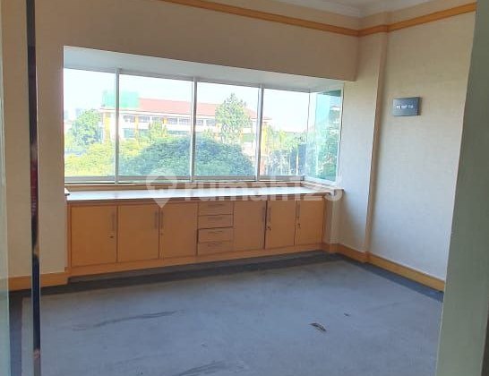 Ruko Komersial Siap Usaha 4 Lantai Parkir Luas