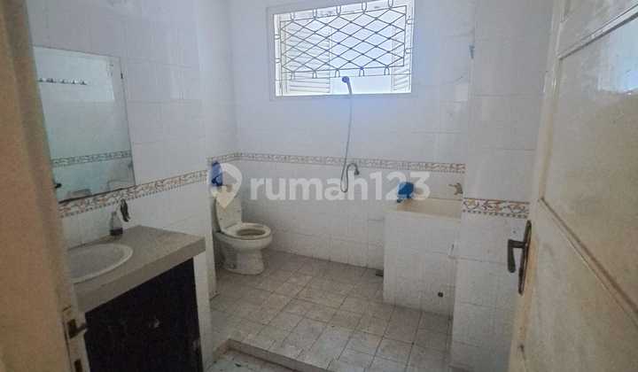 Rumah Hitung Tanah Cocok untuk Kantor dan Rumah Tinggal Rumah Hitung Tanah Cocok untuk Kantor dan Rumah Tinggal