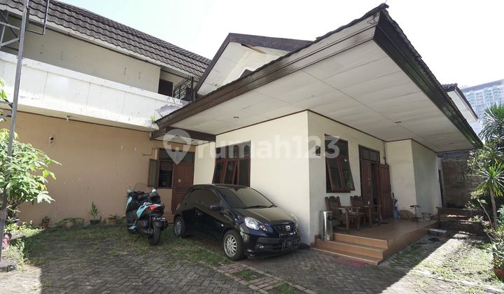 Former Music Studio House, Wide Street Row in Tebet
