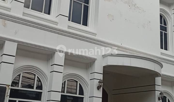 Commercial 2-Storey Shop House, Flood-Free, Strategic Location