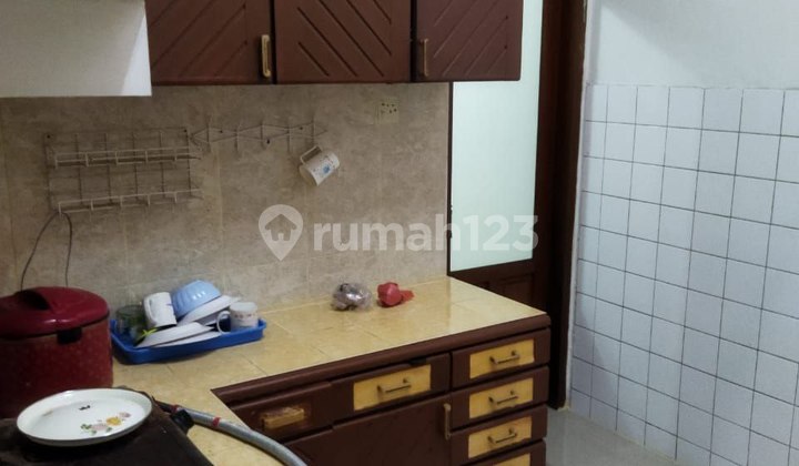 Nego, Rumah2 Lantai Harga Murah di Pondok Indah
