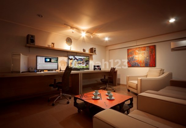 Luxury Residential House, Commercial Area, Strategic Location 2