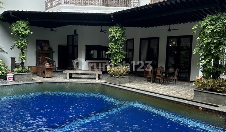 Heritage and Luxury House for Rent in Menteng Heritage and Luxury House for Rent in Menteng