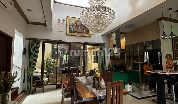 Ready-to-Occupy House with Modern & Elegant Design