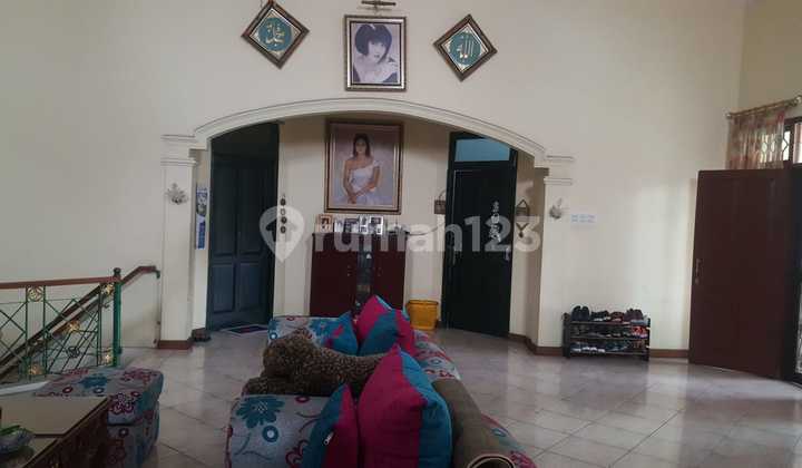 Dijual Cepat Rumah 3 Lantai Sudah SHM di Tebet 2