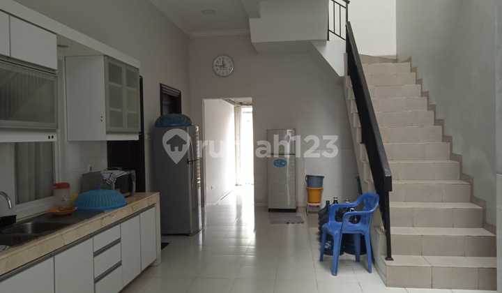 Dijual Rumah Mewah Semi Furnish di Menteng Dijual Rumah Mewah Semi Furnish di Menteng