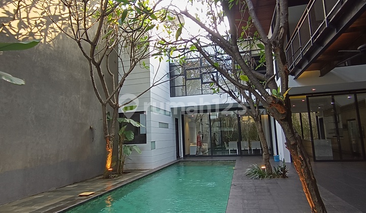 Dijual Rumah Cantik dan Elegantap Timur Dijual Rumah Cantik dan Elegantap Timur