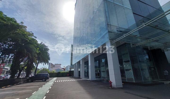 Dijual Gedung 11 Lantai Semi Furnish, High Ceiling