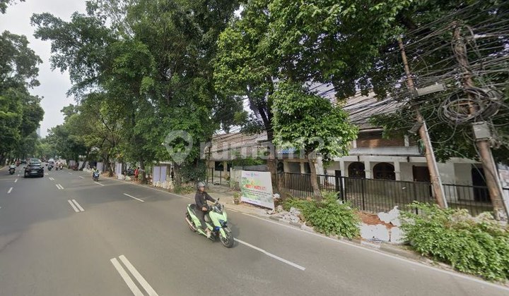 Rumah Tua Hitung Tanah Lokasi Strategis