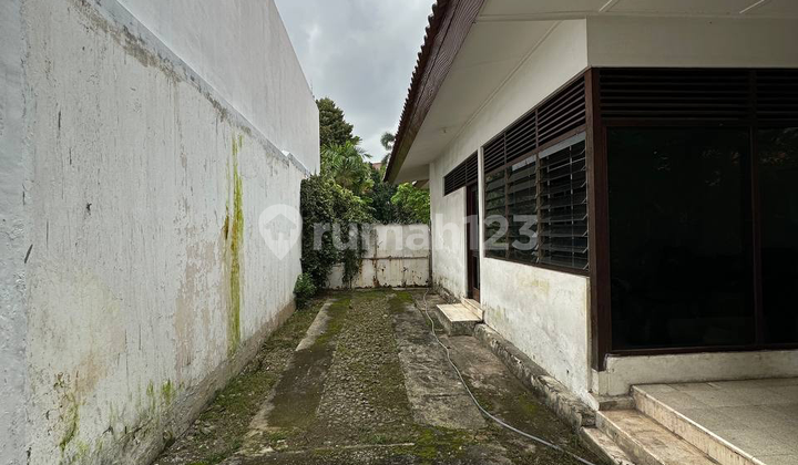 Dijual Rumah Tua Bervalue Tinggi Strategis di Menteng Dijual Rumah Tua Bervalue Tinggi Strategis di Menteng