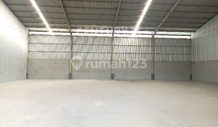 Gudang Siap Pakai dan Strategis di Tegal