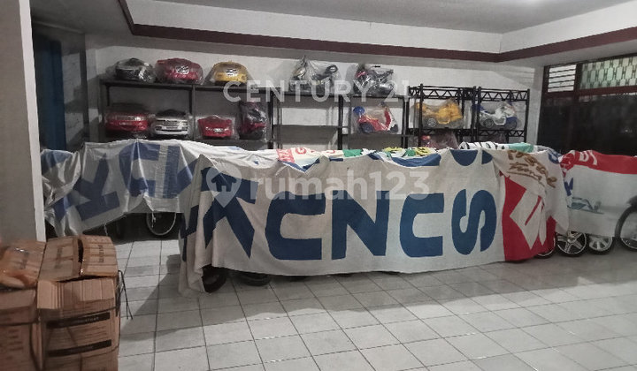 Commercial and Strategic Shop House in the Center of Tegal City 2