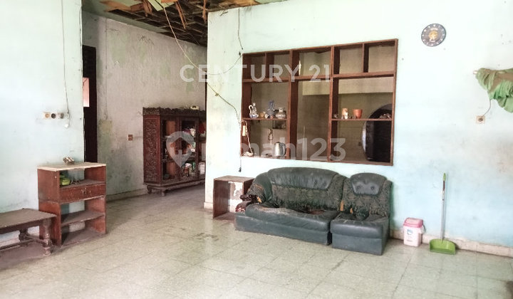 Bangunan Dua Lantai Dijual Harga Tanah Saja di Tengah Kota Tegal