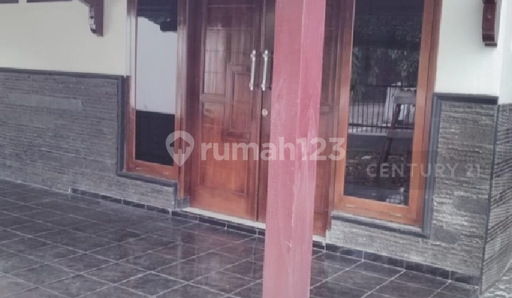 Comfortable, Spacious, and Strategic House in Purwokerto 2