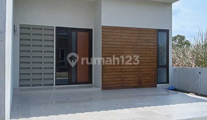 Rumah Baru Modern Nyaman Siap Huni di Tegal