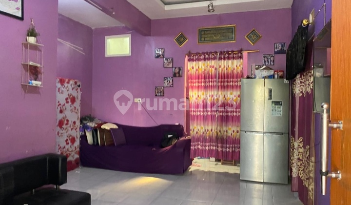 Comfortable House with Access for Two Cars, Junction in Tegal