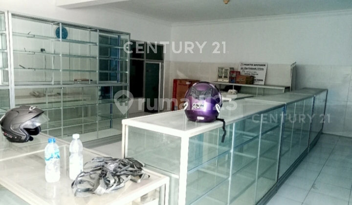 Ready-to-Use Shop House in a Strategic Location, Suitable for Business in Tegal