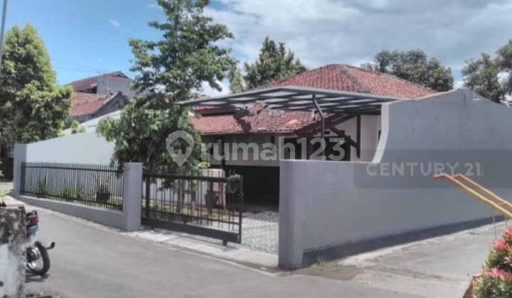 Rumah Nyaman, Luas, dan Strategis di Purwokerto Rumah Nyaman, Luas, dan Strategis di Purwokerto