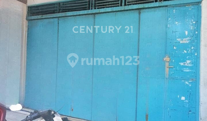 Commercial and Very Strategic Shop House in the Center of Tegal City