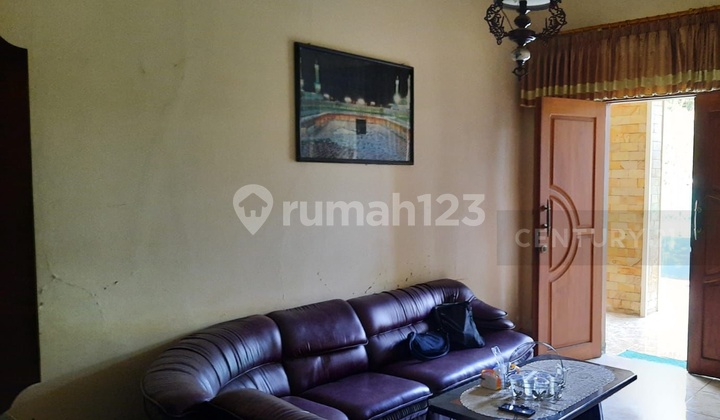 Spacious, Strategic, and Close to Public Facilities House in Tegal City 2