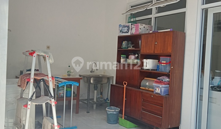 Commercial and Ready-to-Use Shop House on Main Road in Tegal. 2