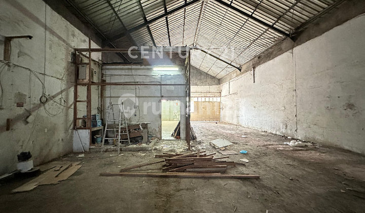 Strategic Warehouse Suitable for Business and Storage in Tegal City Strategic Warehouse Suitable for Business and Storage in Tegal City
