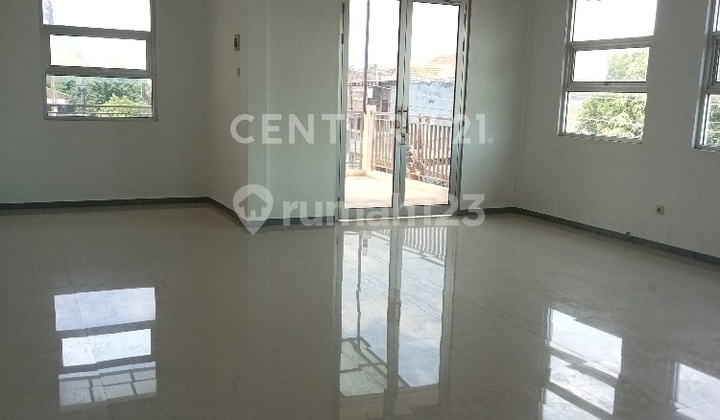 Spacious, Strategic, and Ready-to-Use Shop House in Tegal City