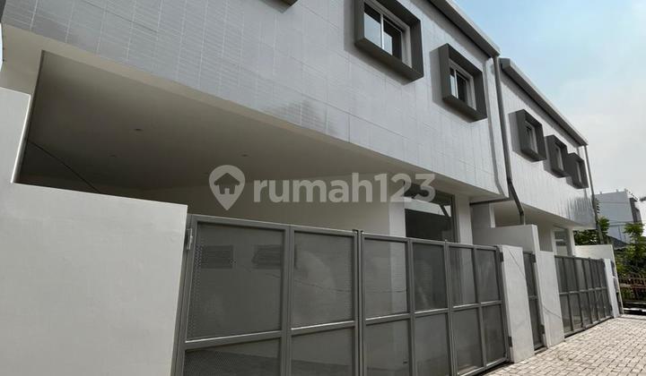 Rumah Baru Cibabat Cimahi Row Jalan Besar Arsitektur Modern