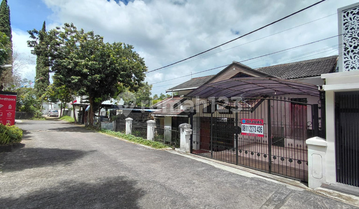 Rumah Setiabudi Pusat Kota Bandung Halaman Luas SHM Siap Huni 2