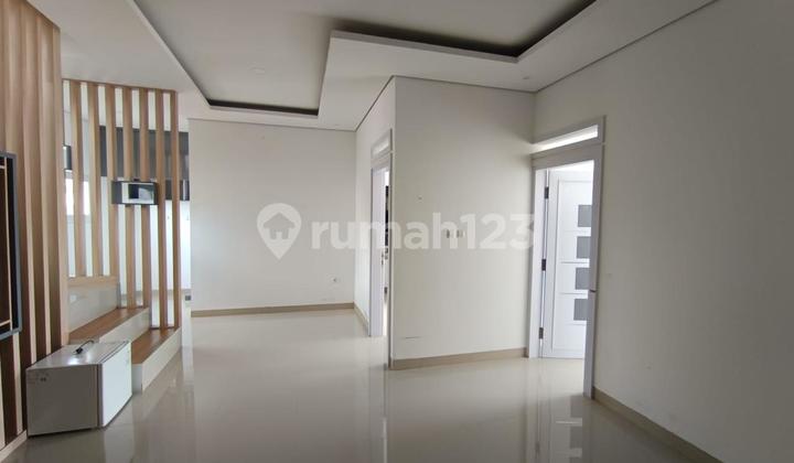 Beautiful 3-Story House in Cihanjuang Complex, Cibabat, Comfortable Environment 2