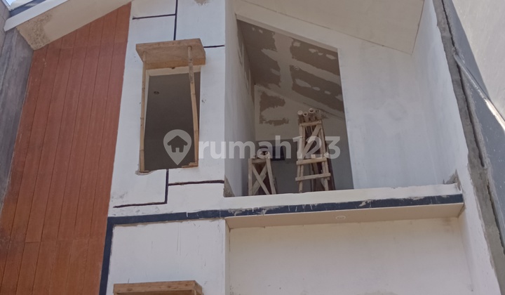 Rumah 1 Lantai / 2 Lantai Desain Modern Akses Dekat Ccm