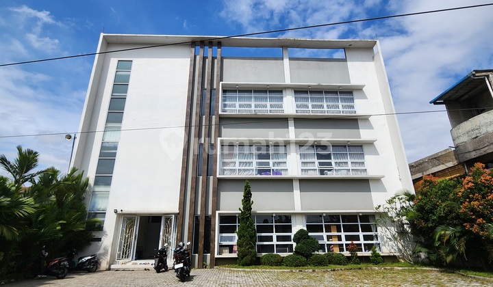For Rent 3-Story Building 1300M2 Suitable for Office, Warehouse - With Elevator