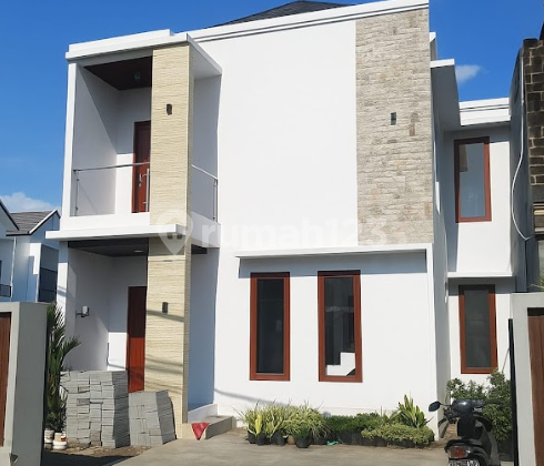 Dijual Rumah 2 Lantai Teuku Umar Denpasar 3Br - SHM, Carport 2 Mobil, 2M