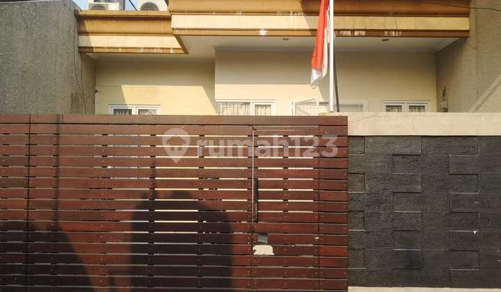 Rumah Cawang Strategis