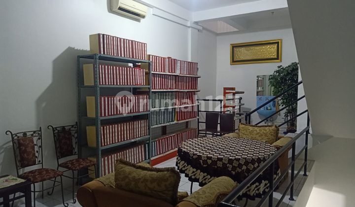 Ruko 4 Lantai di Jl Cimandiri, 4 KM, Kawasan Komersial di Menteng