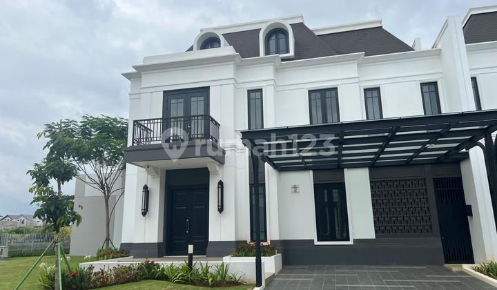 Rumah Hoek Baru, di Summarecon Crown Gading, 5 Kamar
