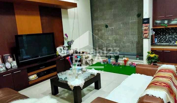 Tomang House West Jakarta - House Near City Center &amp; Inner City Toll Road 2