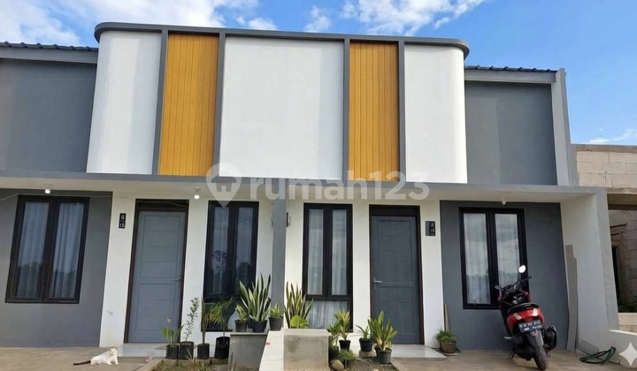 Luxury House Affordable Price Near City SHM Legality Flood-Free