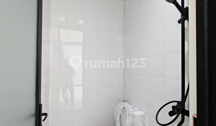 Modern House Affordable Price Leglitas SHM Flood-Free 2