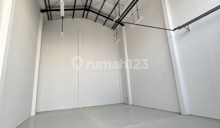 Disewakan Gudang Bizpark Pik2 Brand New Luas 180 M2