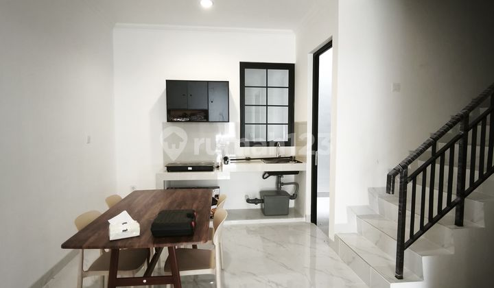 Disewakan Rumah Full Furnished Pantai Indah Kapuk 2 Cluster Dekat dengan Aloha 6X12.5m² 2