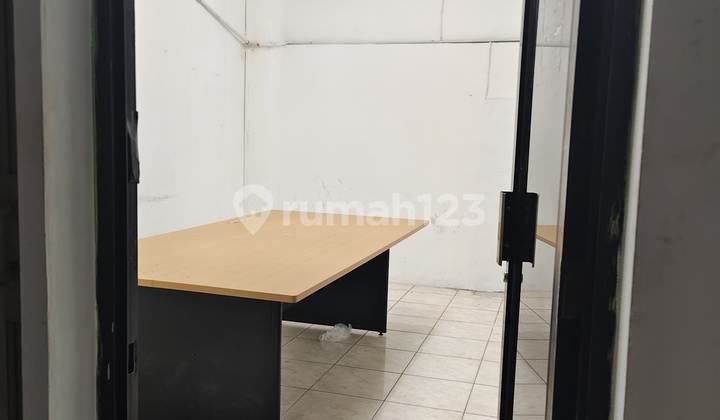 For Rent 3-Story Shop House, Strategic Location, Business Area 2